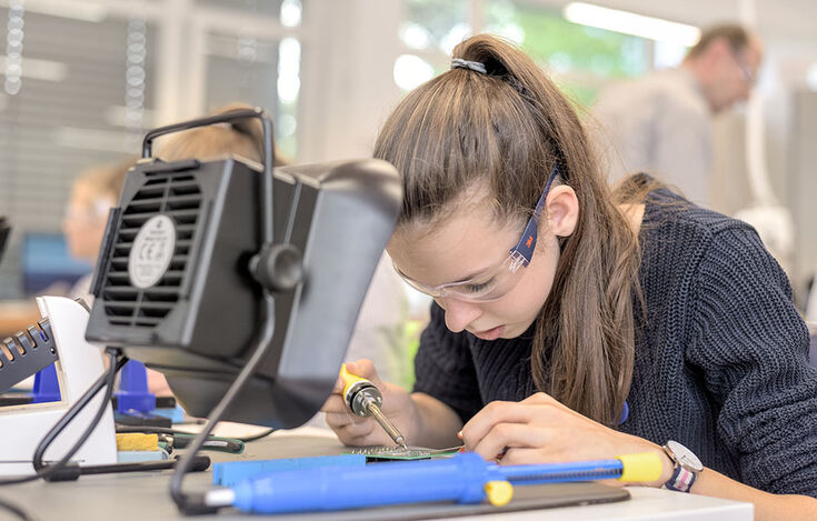 Am Girls‘ und Boys‘ Day können Schülerinnen und Schüler an vielfältigen Angeboten der Hochschule Niederrhein teilnehmen. Foto: HSNR