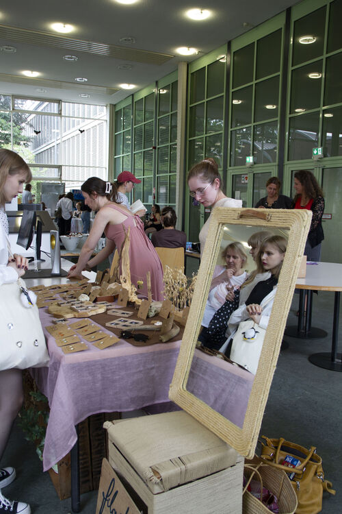 Foto Studierenden Sommermarkt